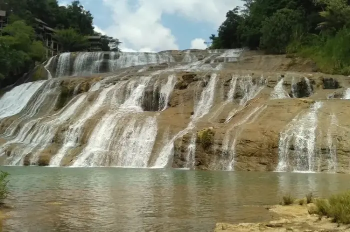 Dengdeng waterfall, a Natural Tourism Destination Full of History & Myths in Tasikmalaya